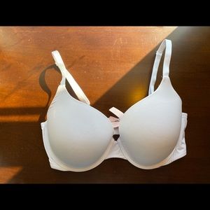 White Victoria secret bra size 36D